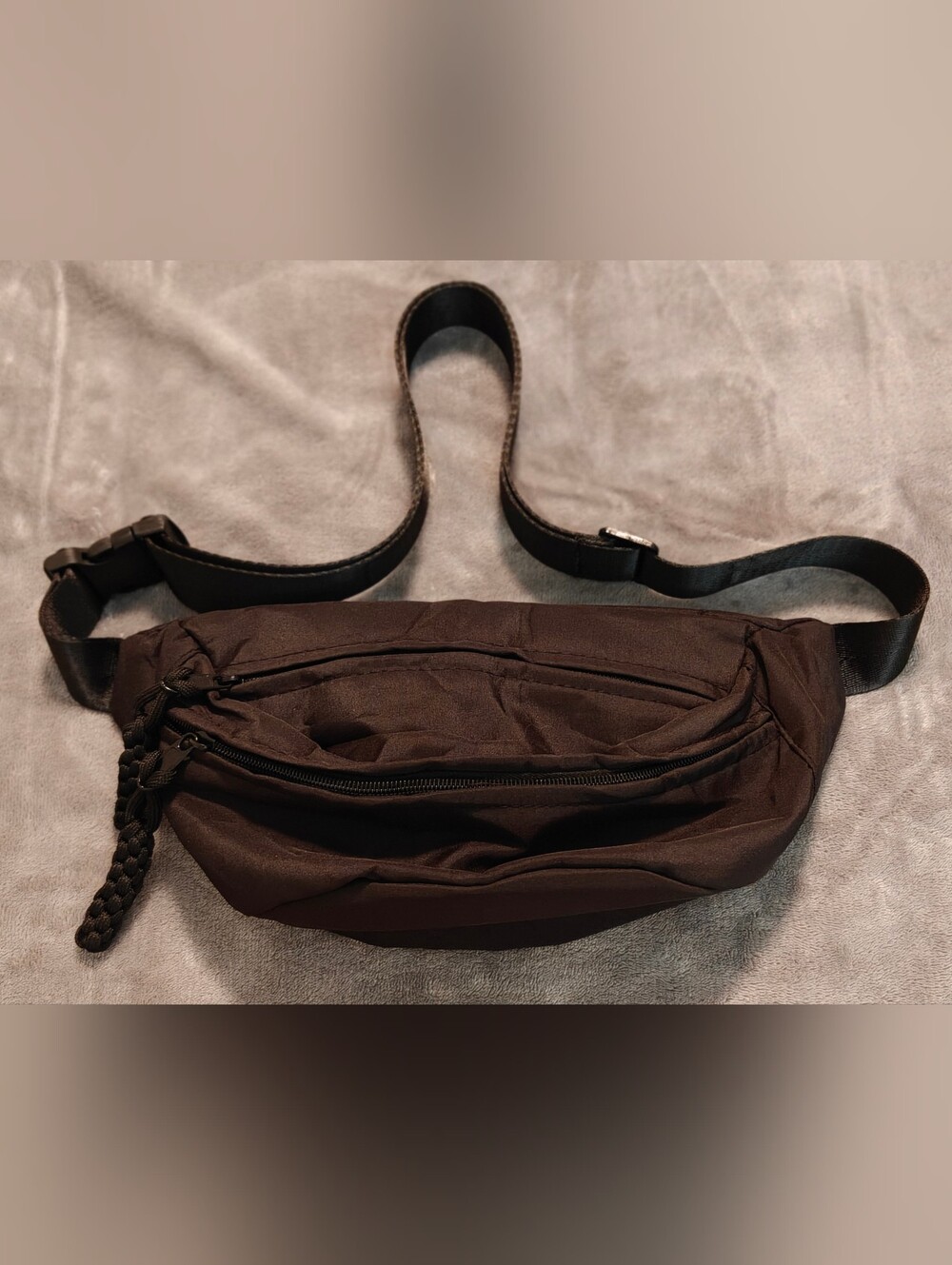 Black NEW Without Tags Lightweight Crossbody Sling Bag Fanny Pack